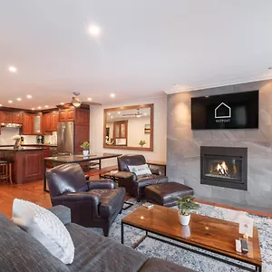  Holiday home Greyhawk By Outpost Canada